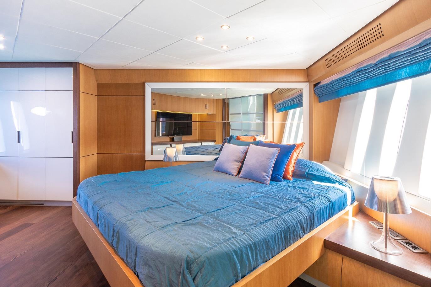 2018 Pershing 90 a noleggio (photo 15)
