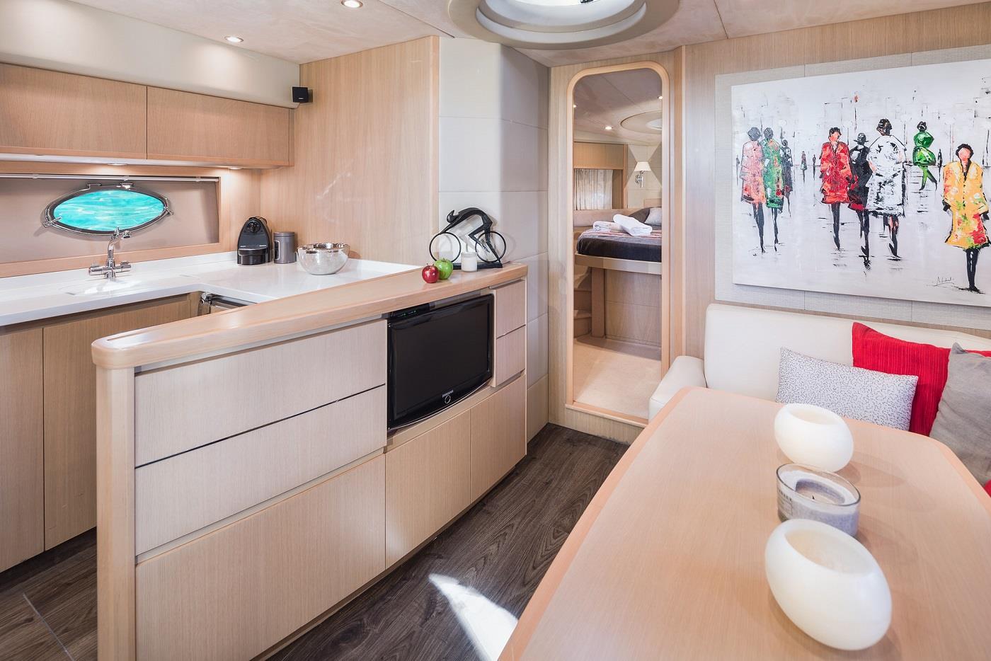 2010 Princess V53 a noleggio (photo 7)