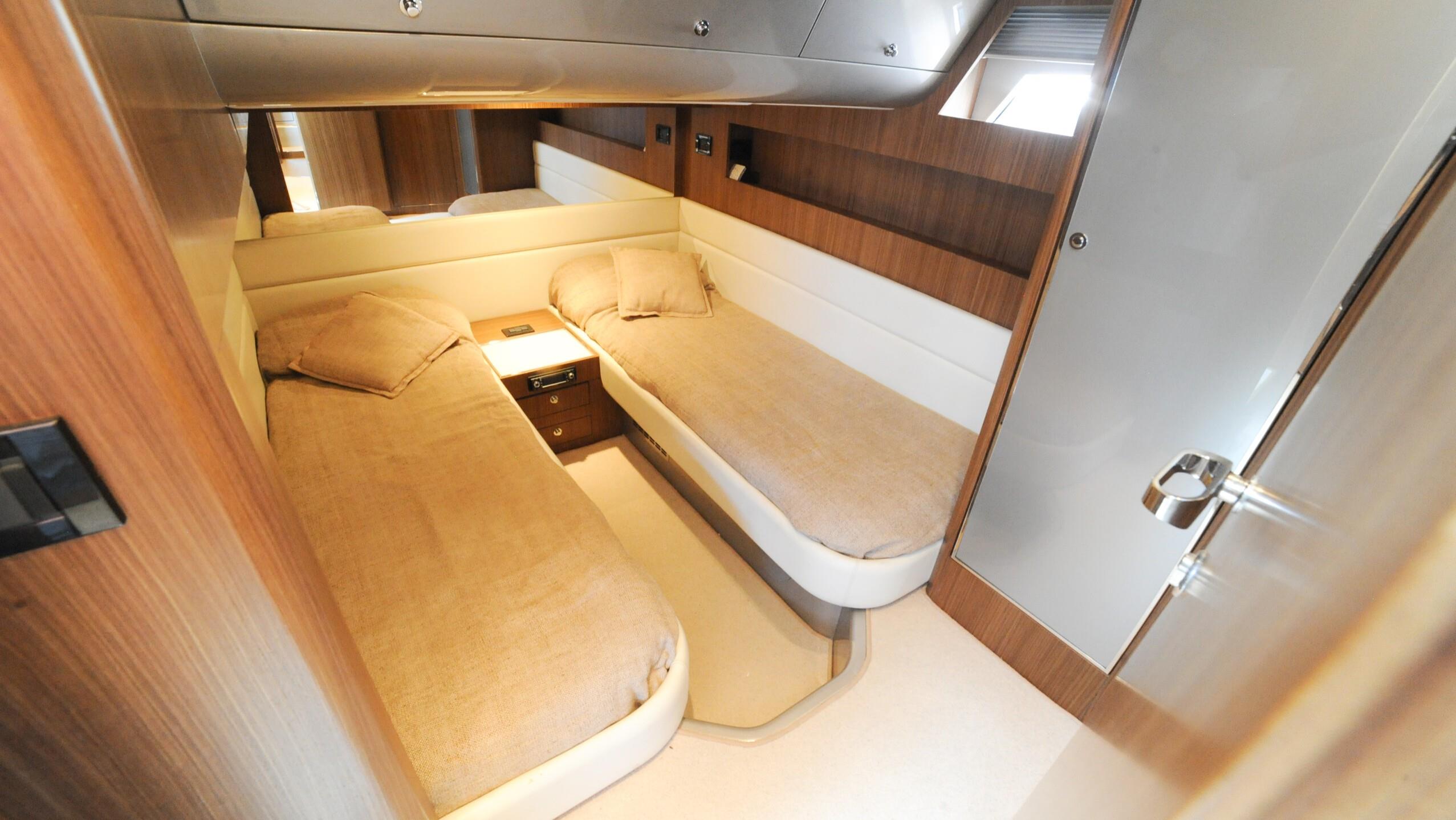 2014 RIVA RIVALE 52 zu chartern (photo 5)