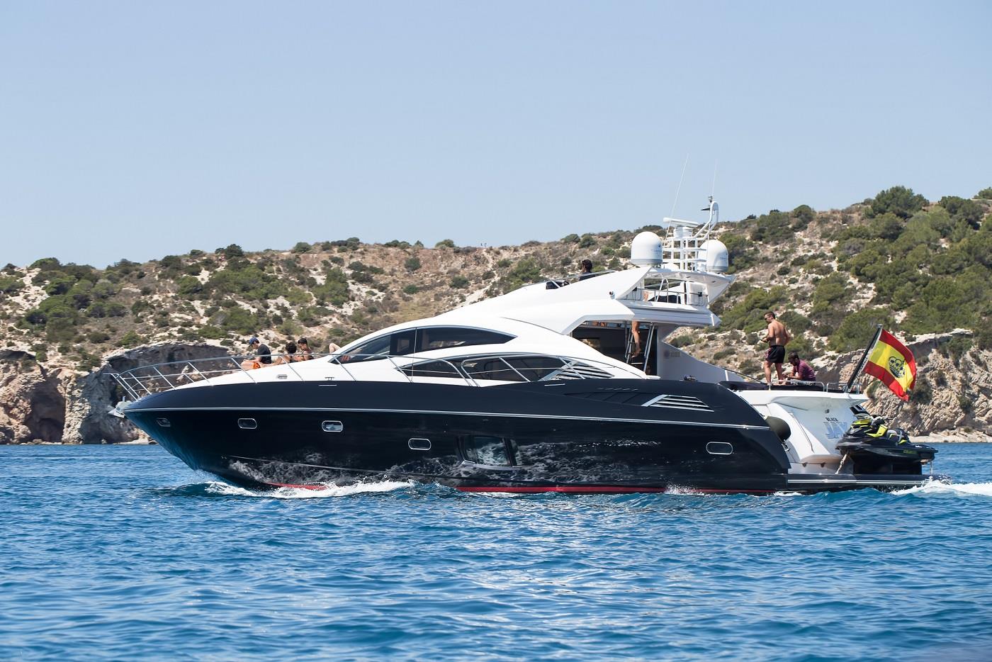2009 Sunseeker Predator 74 Blackjax a noleggio (photo 3)