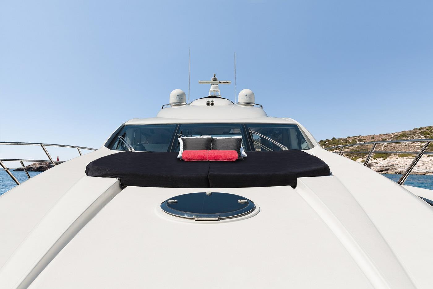 2009 Sunseeker Predator 74 Blackjax a noleggio (photo 4)