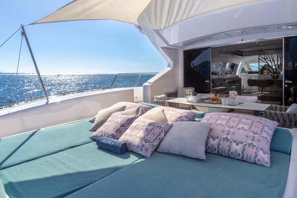 2003 Mangusta 108 a noleggio (photo 8)