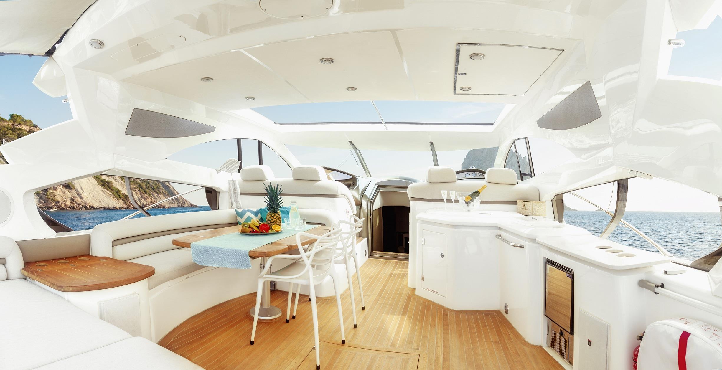 2005 Sunseeker Predator 68 te huur (photo 7)