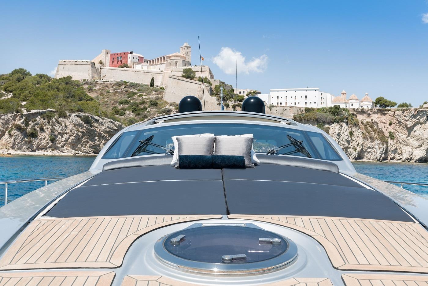 2023 Pershing 72 for charter (photo 3)