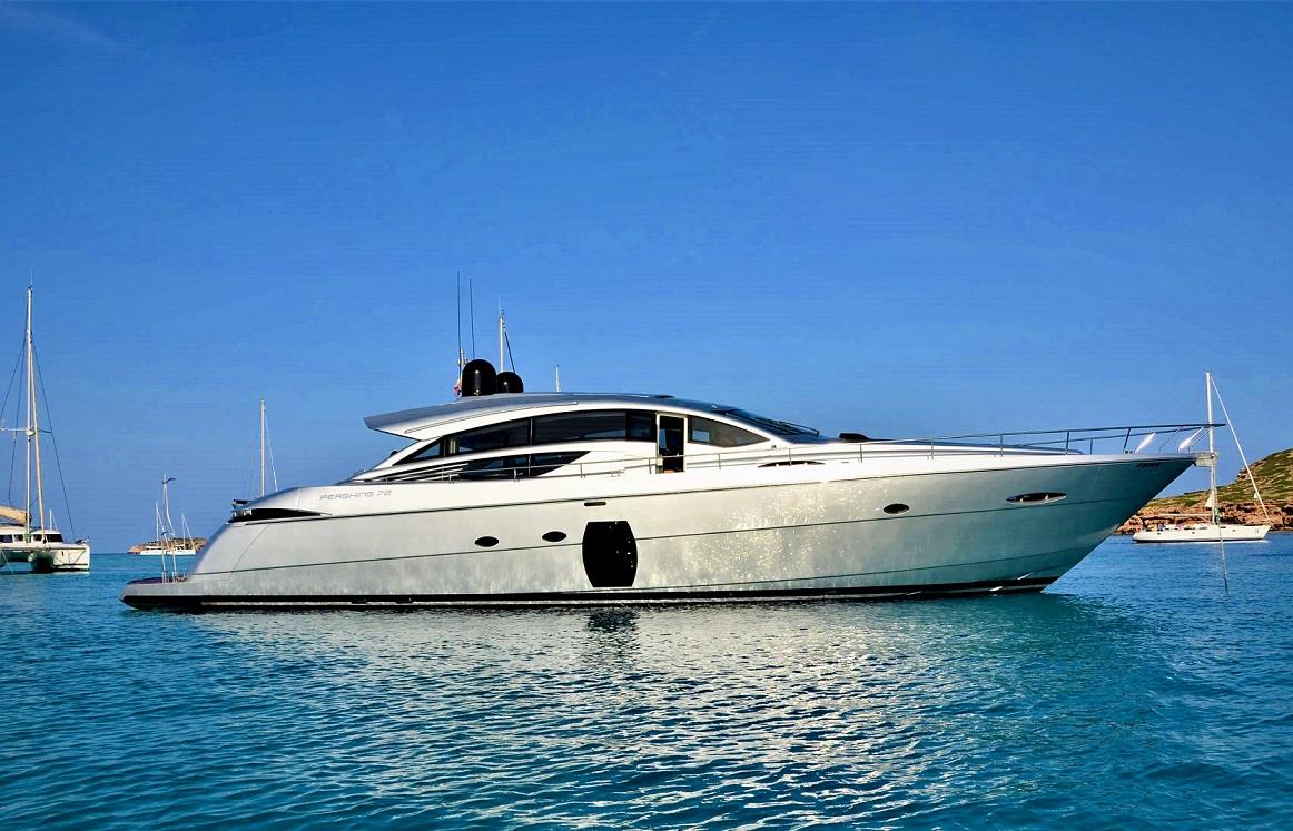 2023 Pershing 72 for charter (photo 6)
