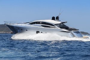 Pershing 72