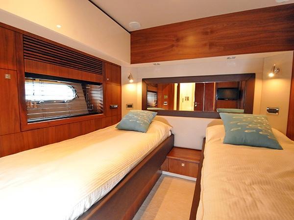 2023 Sunseeker Predator 84 zu chartern (photo 10)