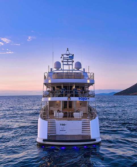 1984 Benetti SOJO à louer (photo 3)