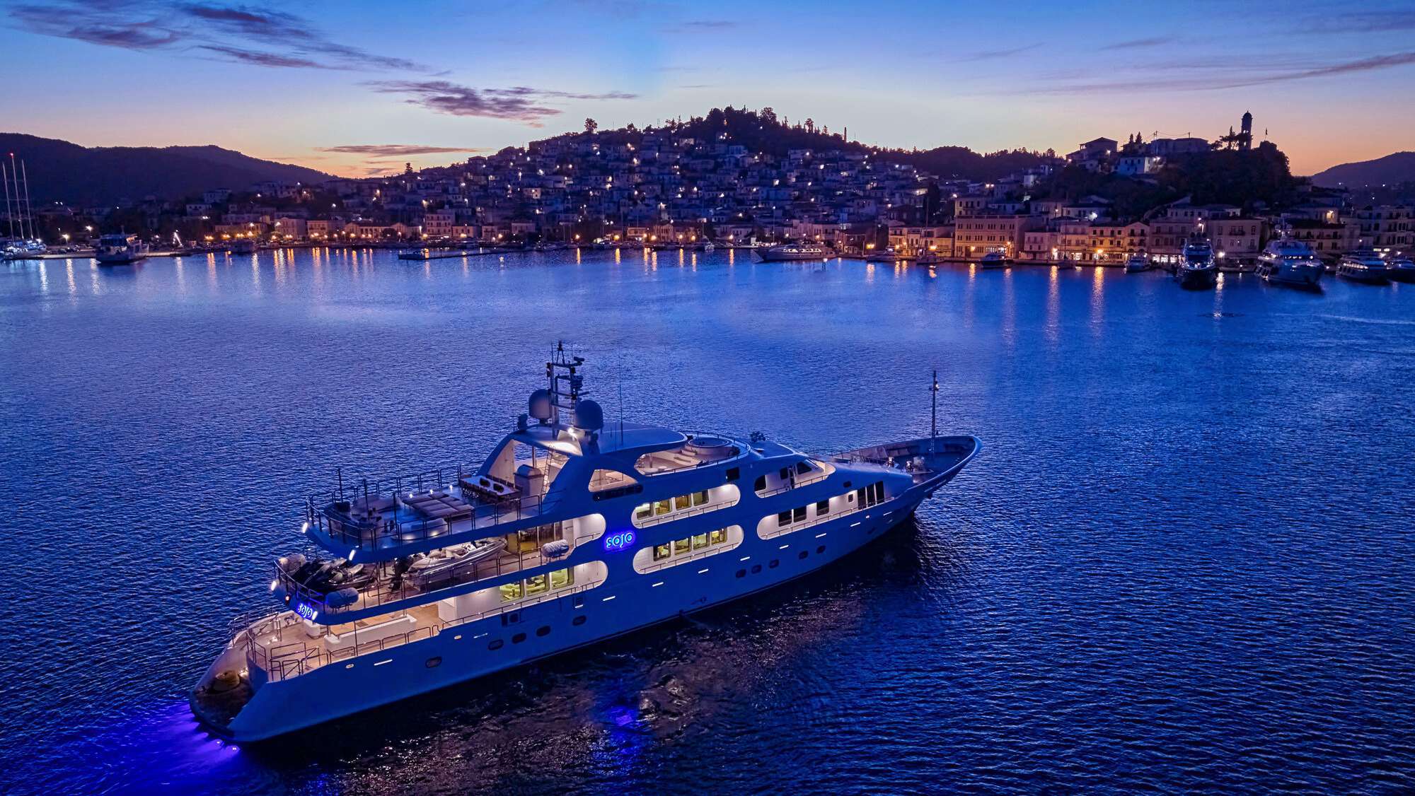 1984 Benetti SOJO à louer (photo 10)