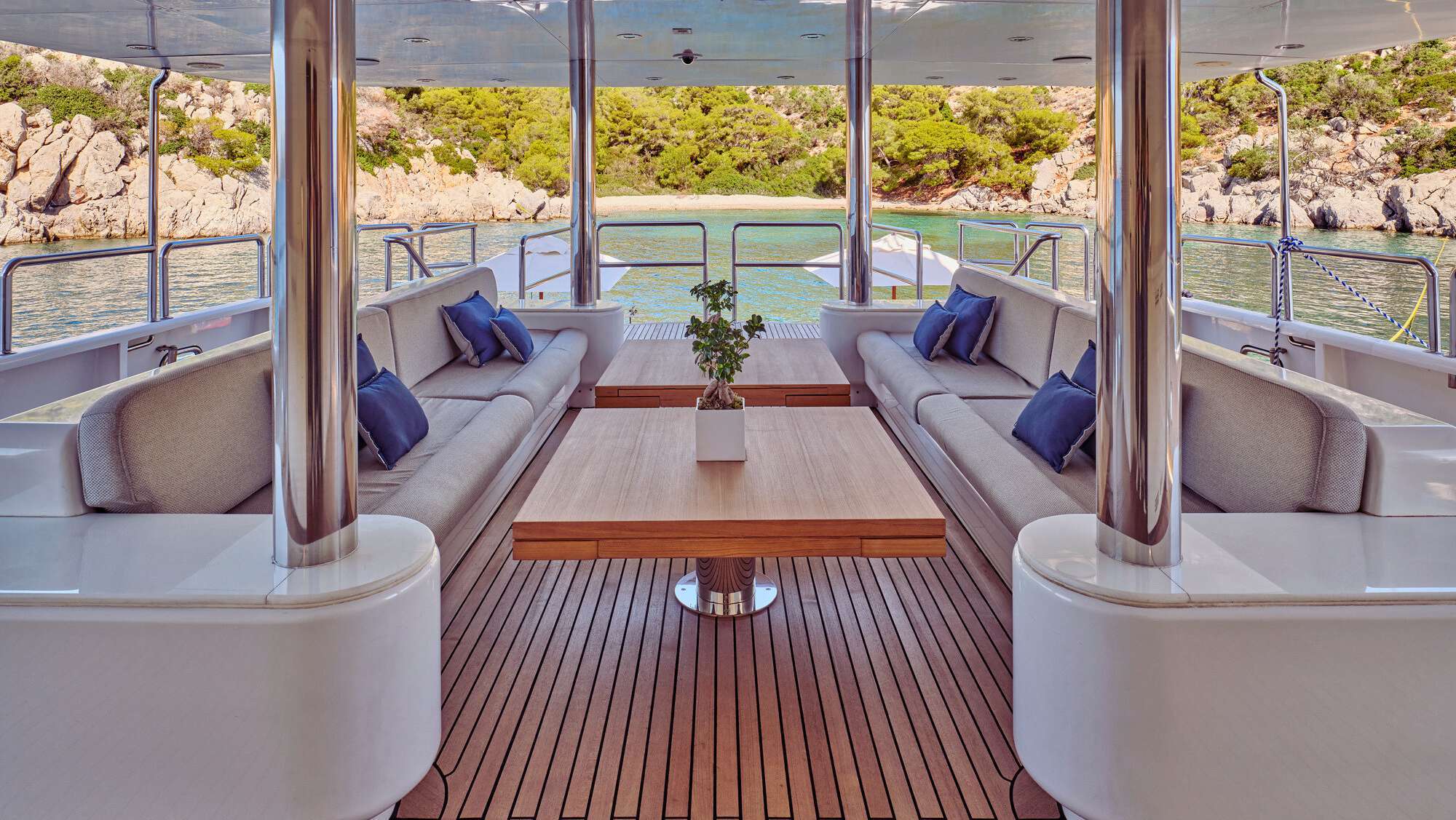 1984 Benetti SOJO à louer (photo 13)