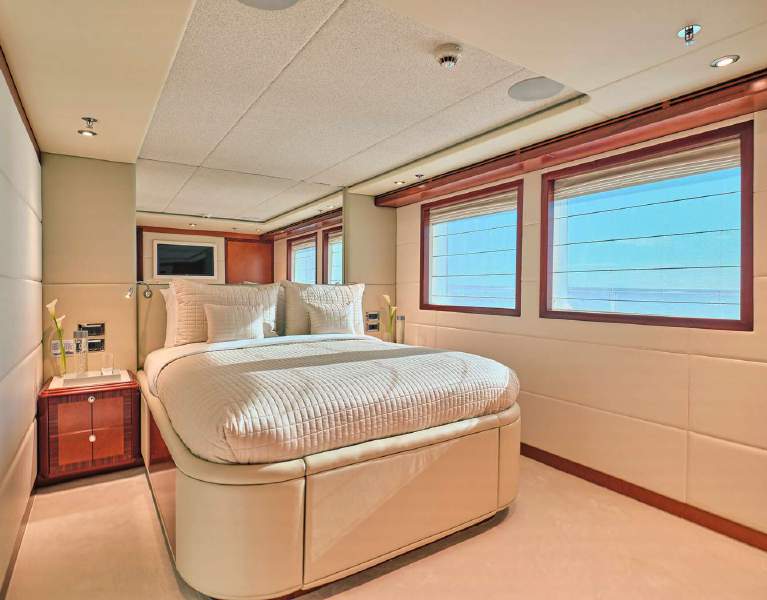 1984 Benetti SOJO à louer (photo 27)
