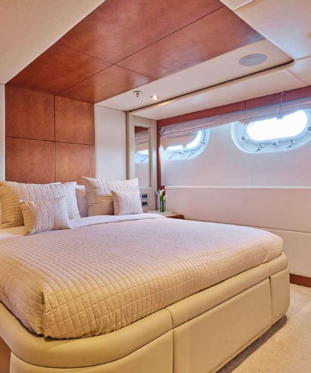 1984 Benetti SOJO à louer (photo 28)