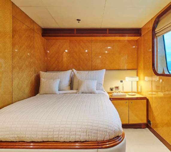1984 Benetti SOJO à louer (photo 29)