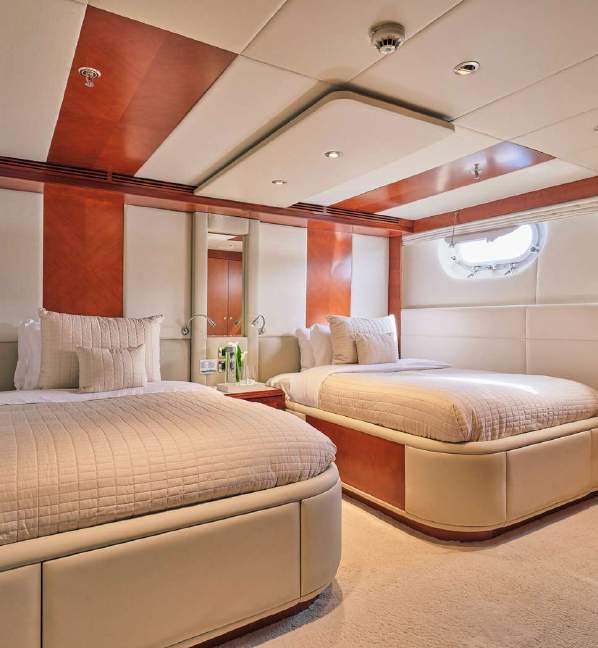 1984 Benetti SOJO à louer (photo 30)