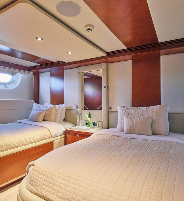 1984 Benetti SOJO à louer (photo 31)