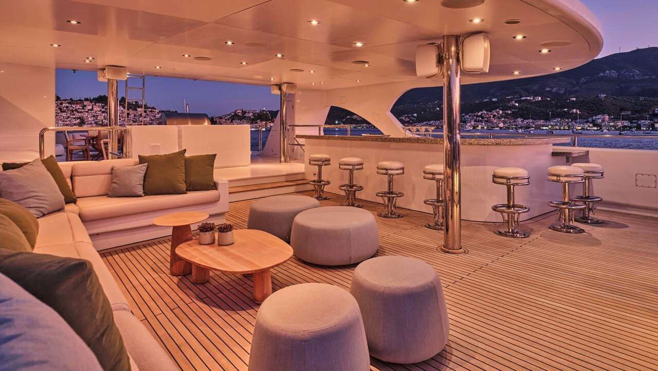 1984 Benetti SOJO à louer (photo 38)