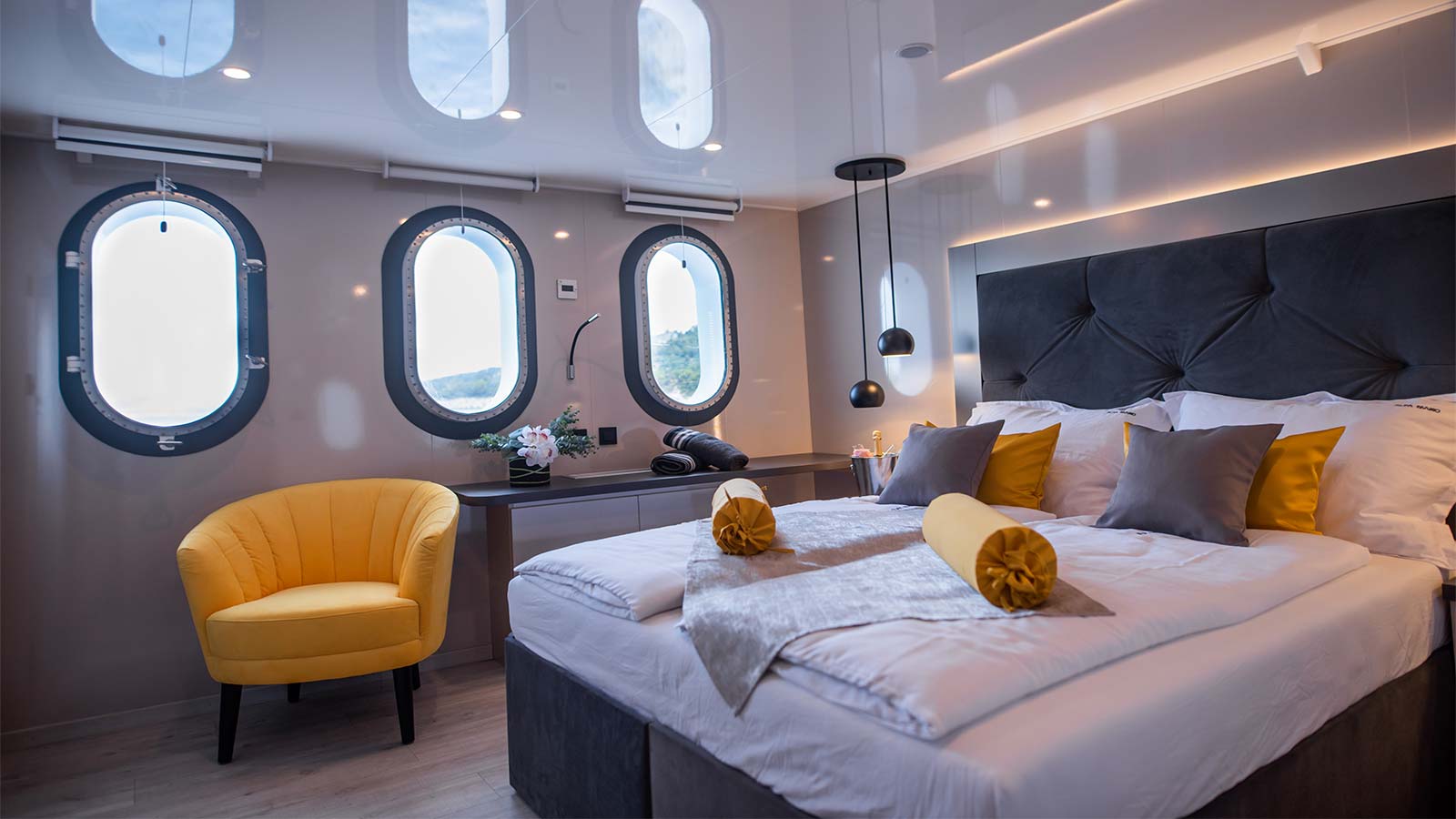 2019 Custom Built Alfa Mario for charter (photo 8)