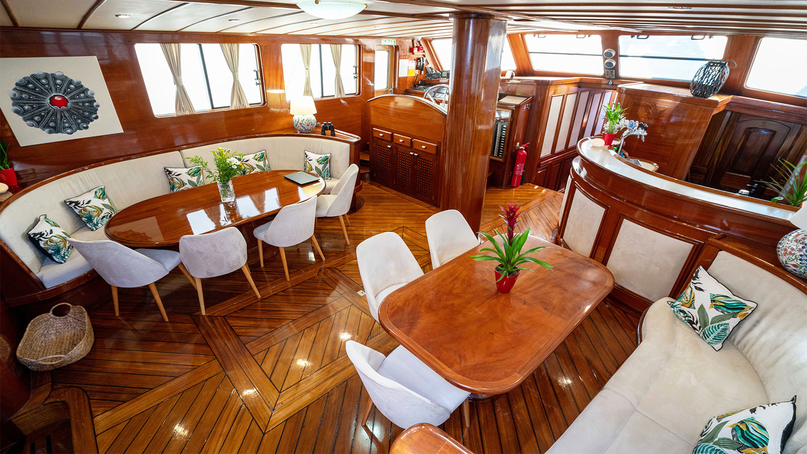 2006 Custom Built Elianora zu chartern (photo 3)