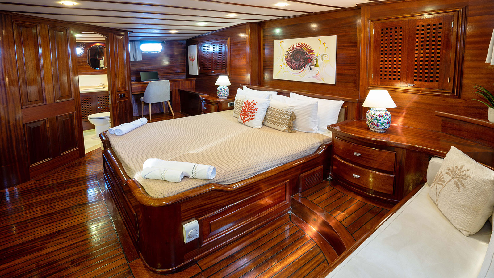 2006 Custom Built Elianora zu chartern (photo 8)