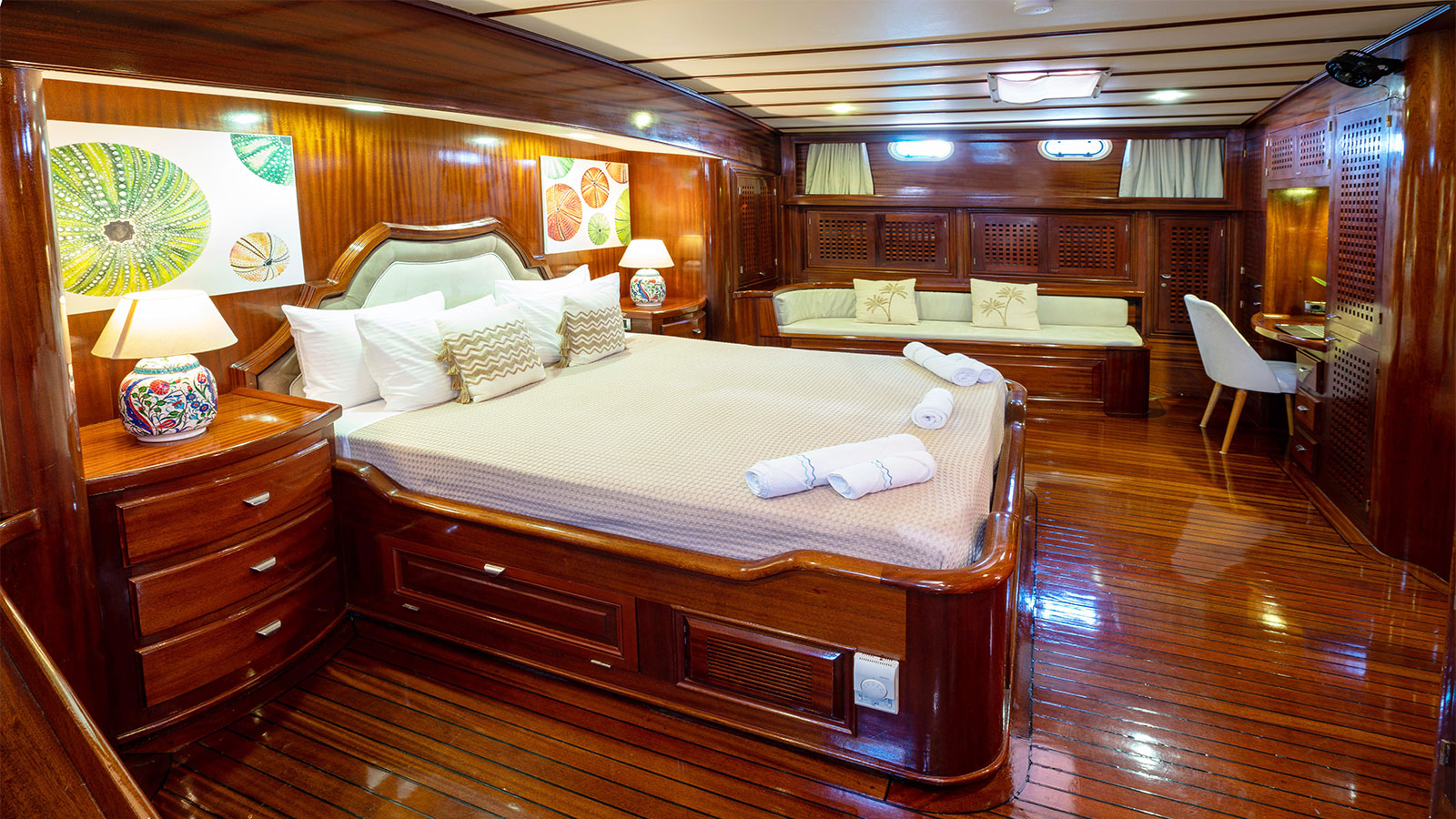 2006 Custom Built Elianora zu chartern (photo 9)