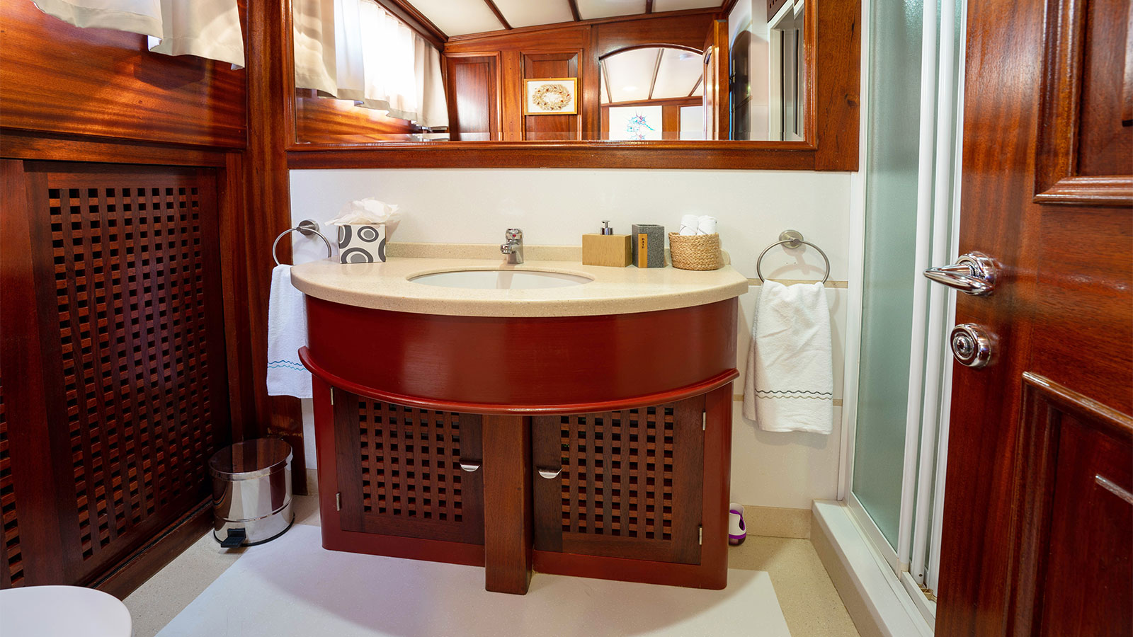 2006 Custom Built Elianora zu chartern (photo 15)