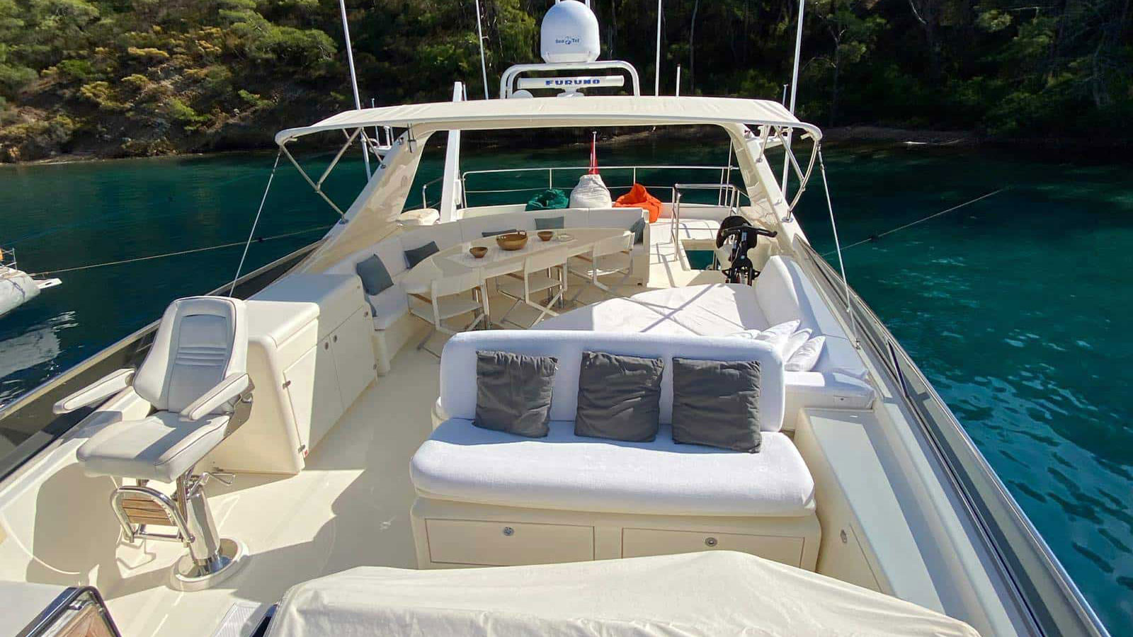 2008 Falcon Boram na czarter (photo 15)