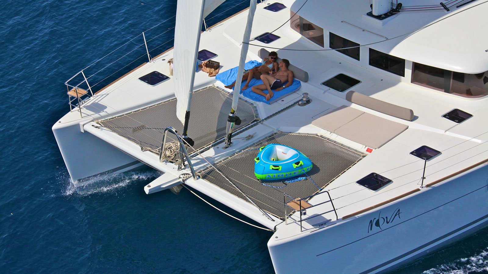 2011 Lagoon 620 for charter (photo 11)