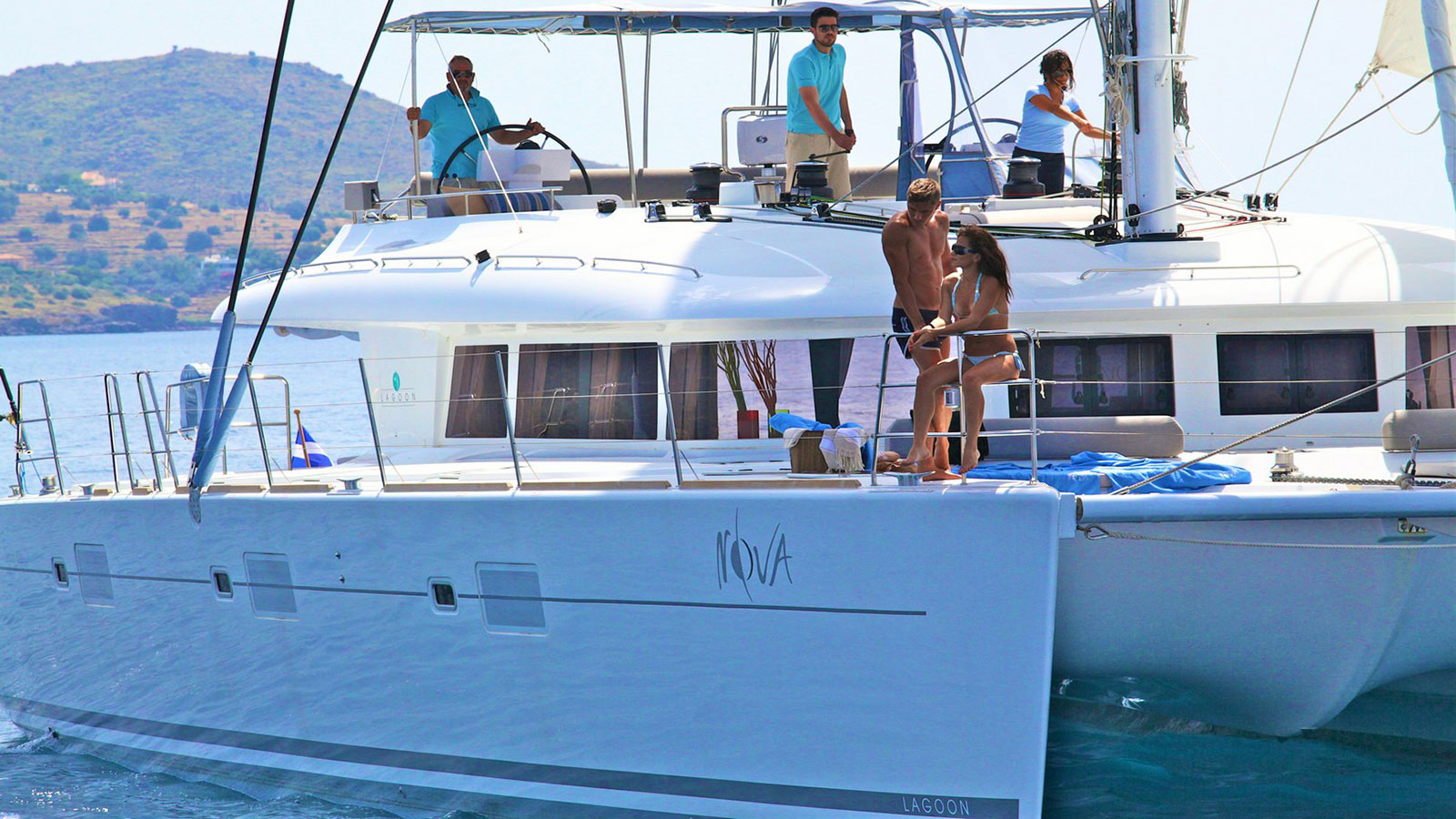 2011 Lagoon 620 for charter (photo 13)