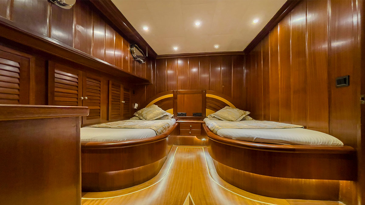 2007 Custom Built Diva Deniz a noleggio (photo 13)