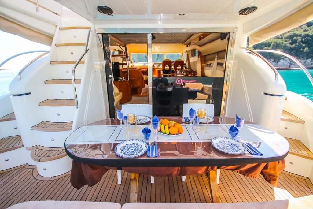 2025 Princess 61 à louer (photo 5)