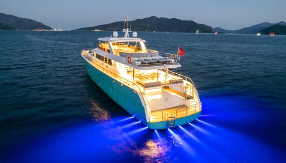 2022 Custom 42 Metre en alquiler (photo 33)