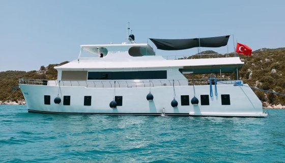 2025 CUSTOM 32 for charter (photo 27)