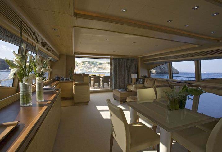 2006 Ferretti Custom Line 97’ te koop (photo 3)