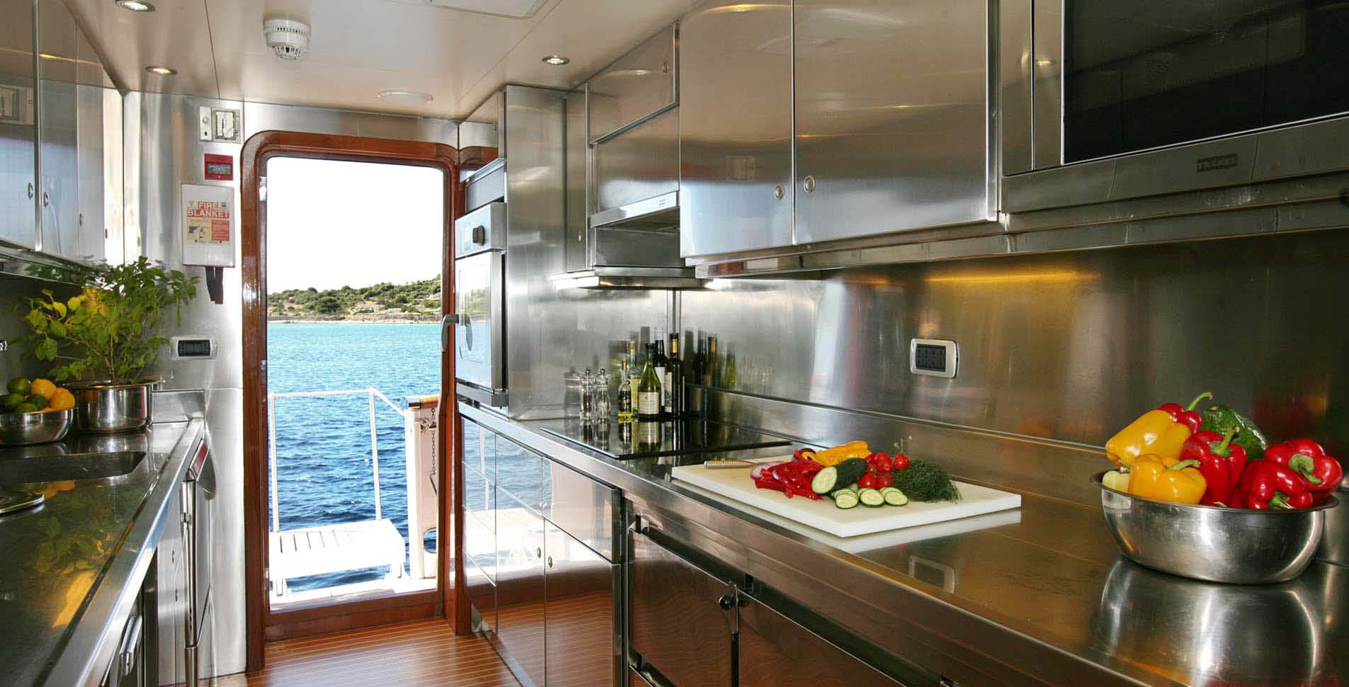 1995 Astilleros de Mallorca 104’ Refit 2010 2011 te koop (photo 5)
