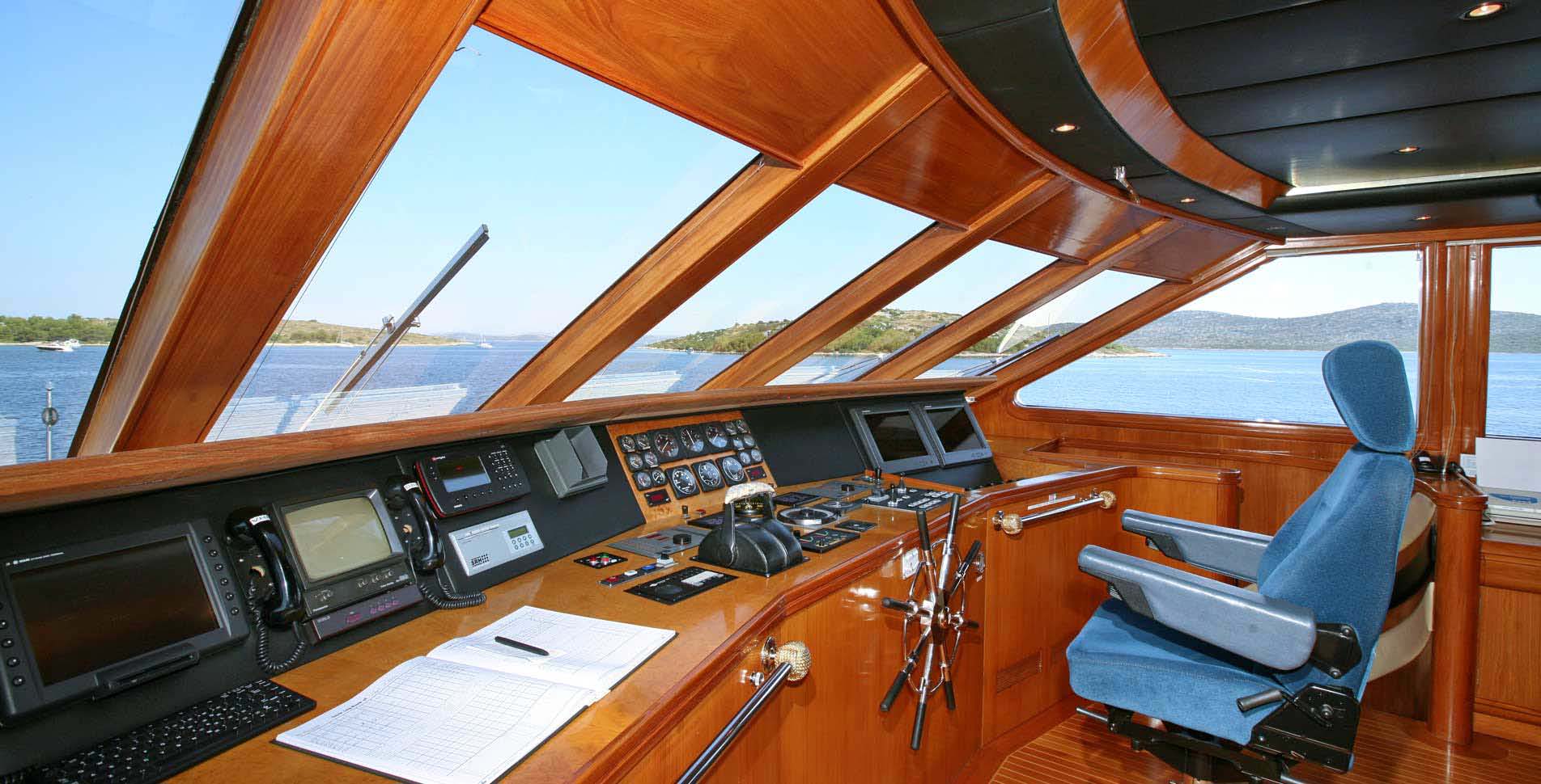 1995 Astilleros de Mallorca 104’ Refit 2010 2011 te koop (photo 6)