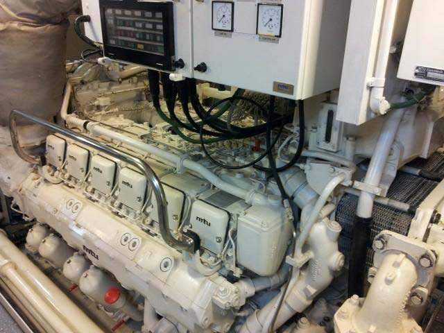 1995 Devonport 127’ for sale (photo 6)