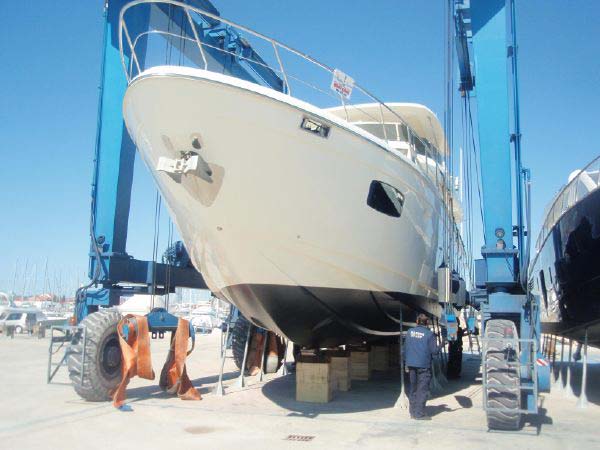2005 Azimut 75’ for sale (photo 3)