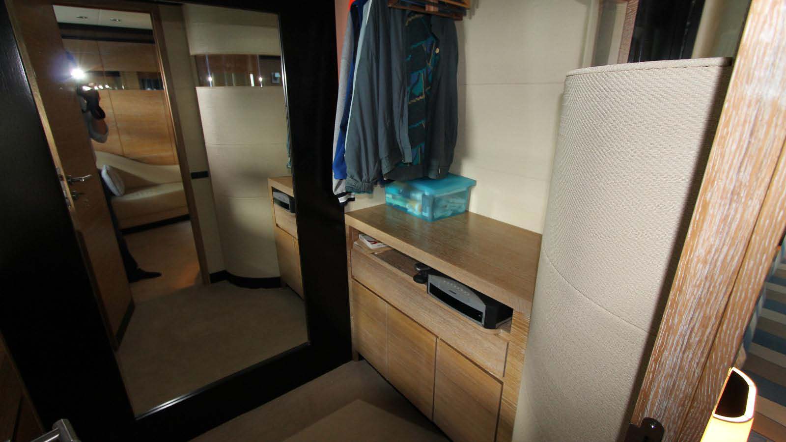 2005 Italcraft Maxi Drago 95' te koop (photo 31)