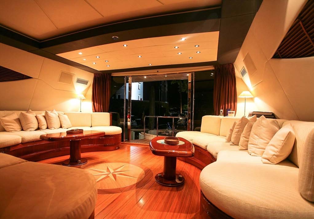 2005 Mangusta 105’ zu verkaufen (photo 8)