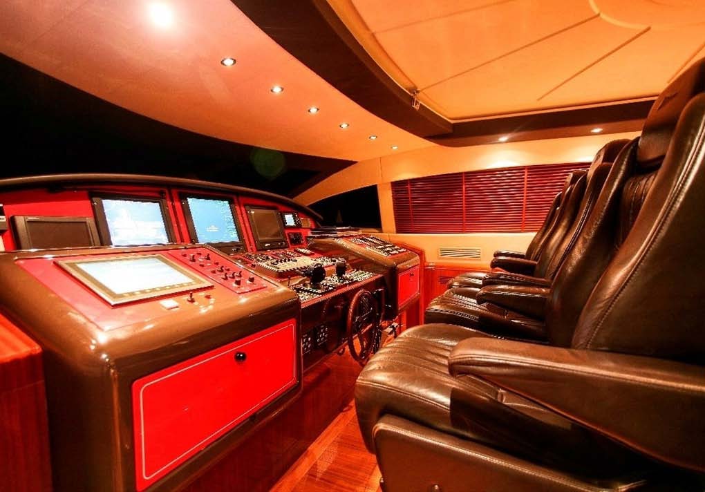 2005 Mangusta 105’ zu verkaufen (photo 18)