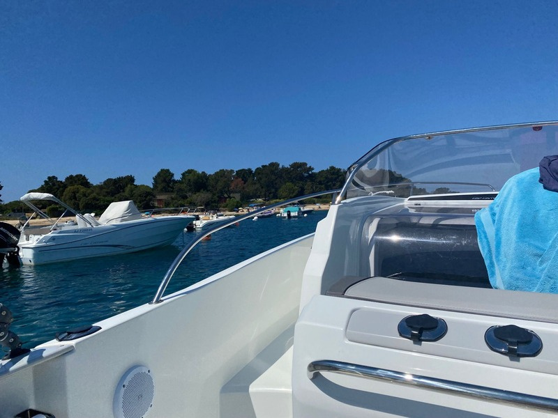 2017 Jeanneau Cap Camarat 7.5 WA en venta (photo 12)