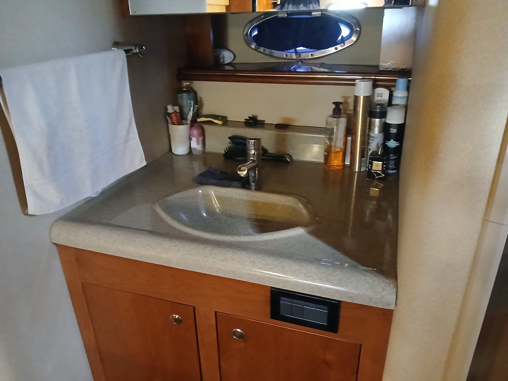 1994 Cruisers Yachts 440 for sale (photo 10)