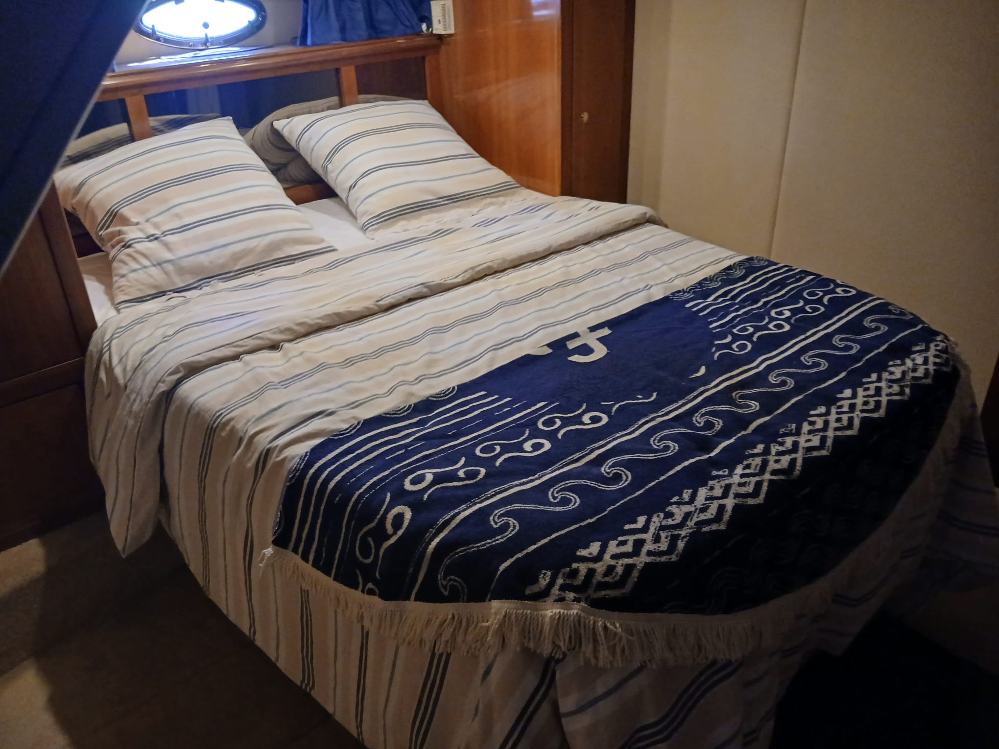 1994 Cruisers Yachts 440 for sale (photo 11)