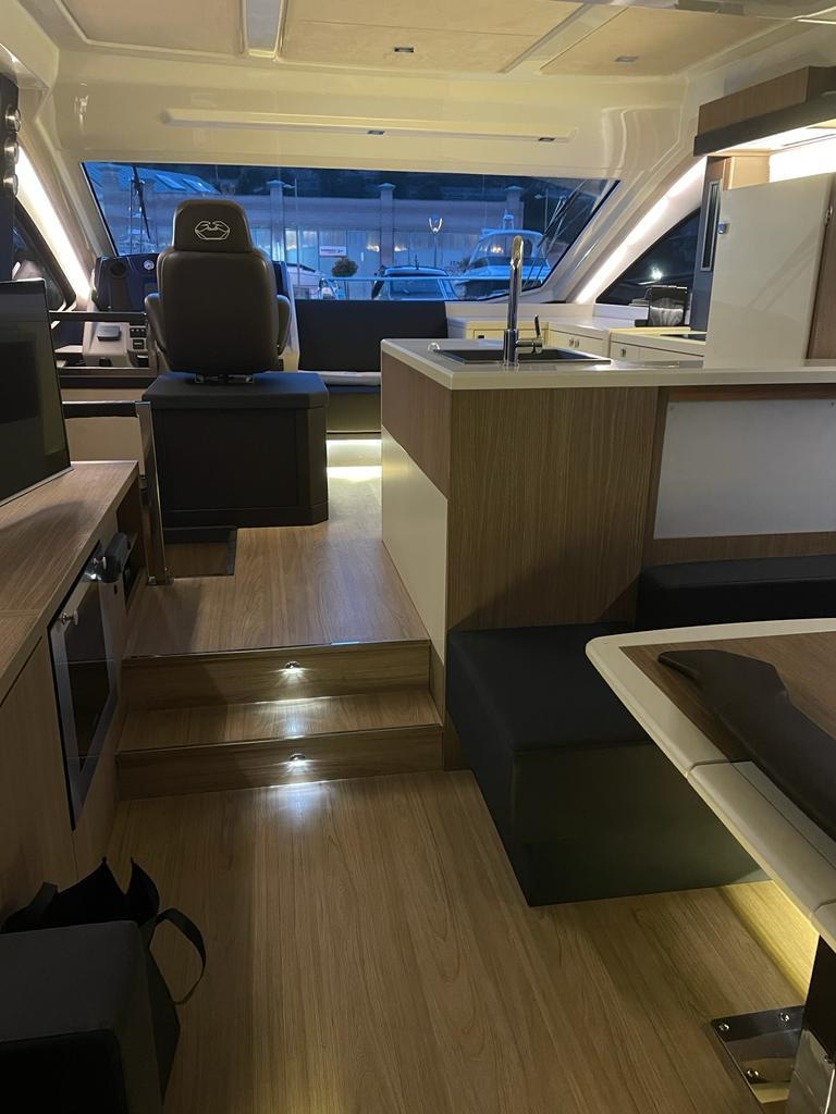 2016 Cranchi 54 Fly a noleggio (photo 12)