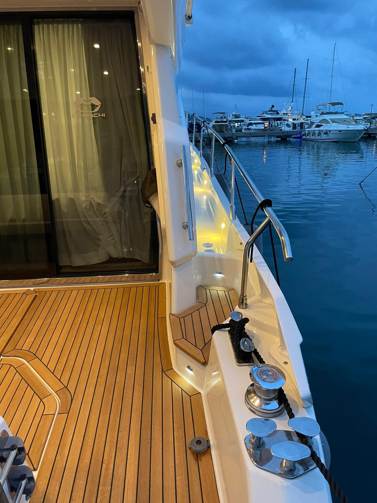 2016 Cranchi 54 Fly a noleggio (photo 18)