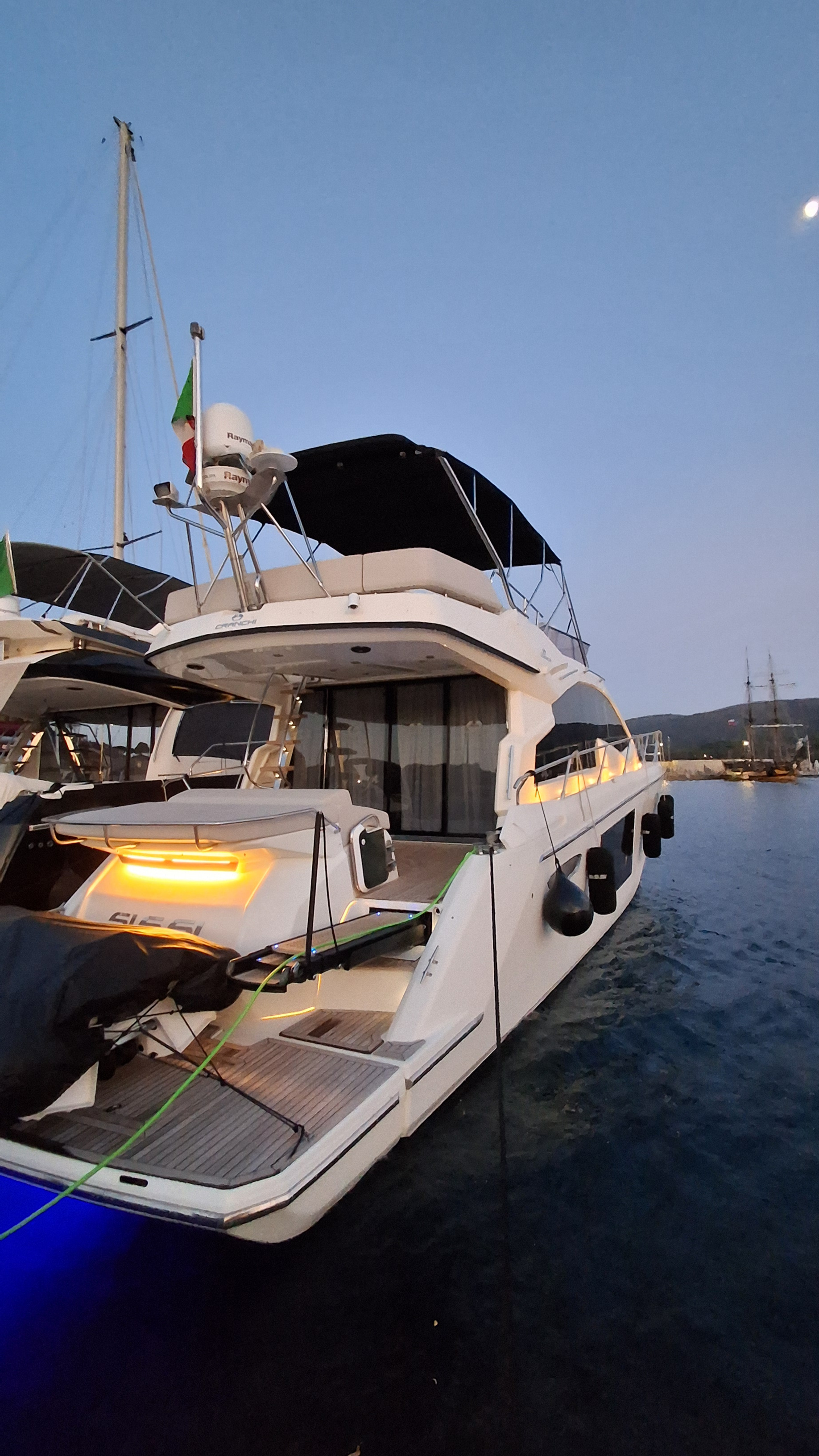 2016 Cranchi 54 Fly a noleggio (photo 27)