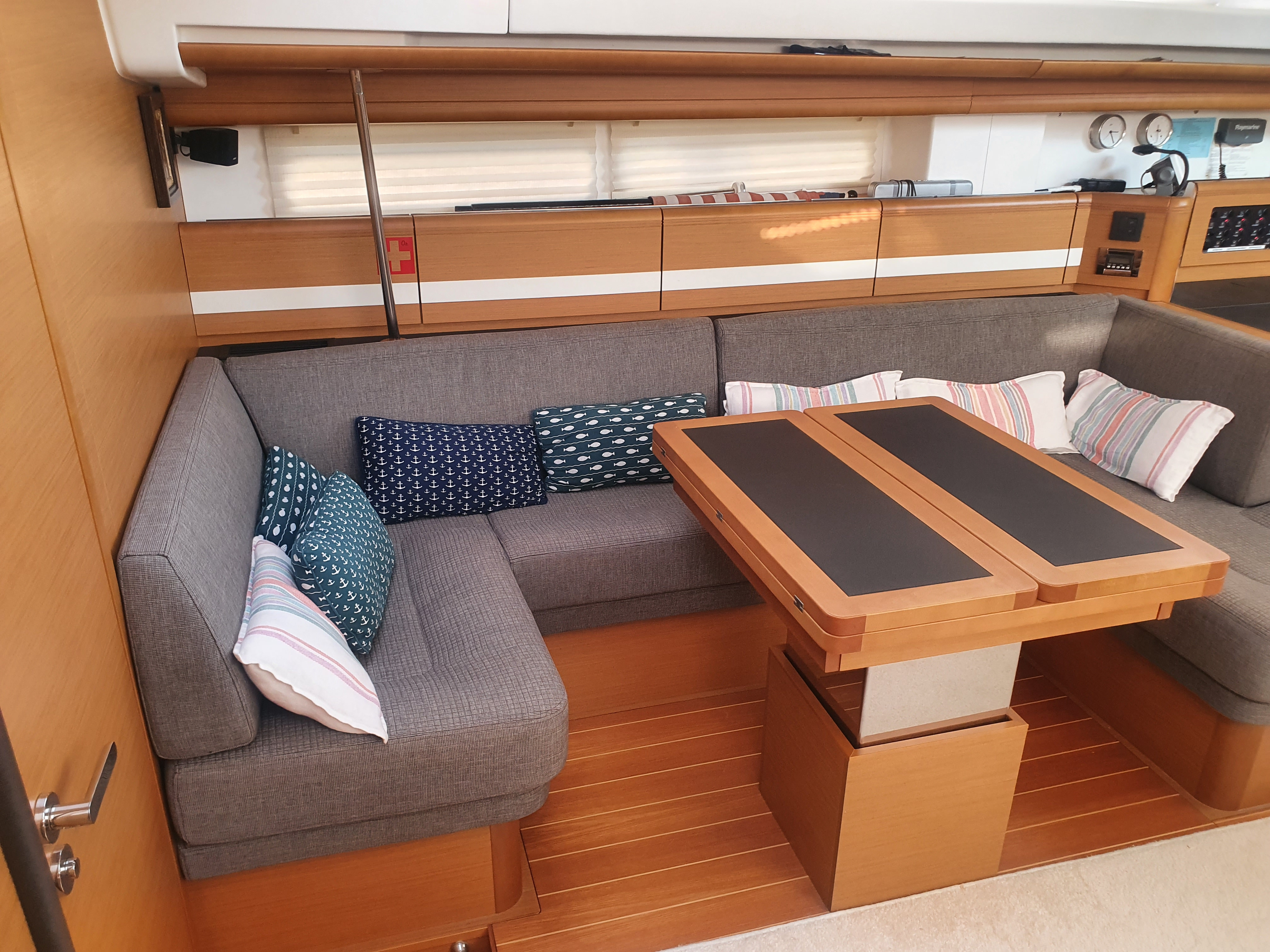 2013 JEANNEAU YACHT 57 na sprzedaż (photo 8)