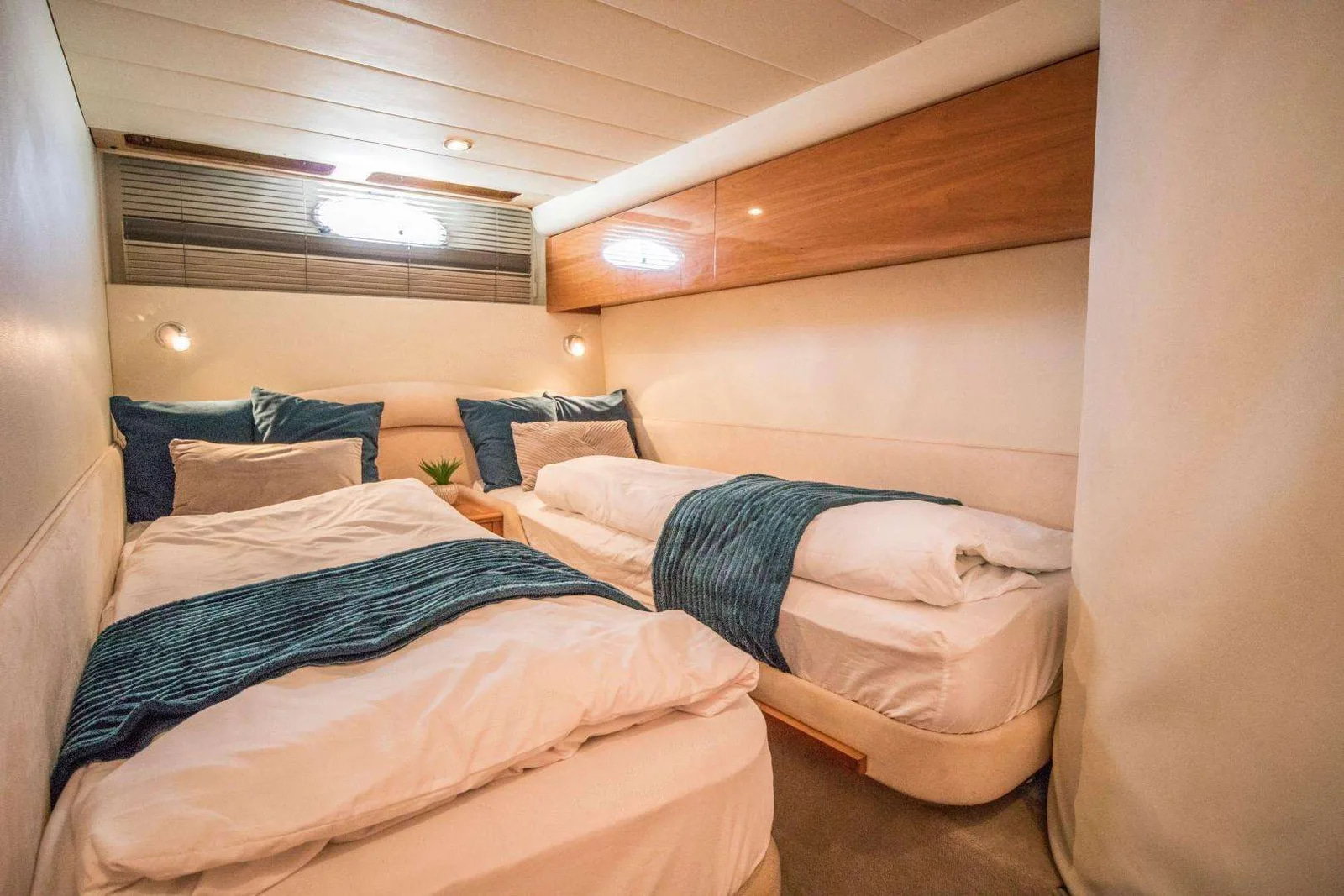2002 Princess V50 for sale (photo 20)