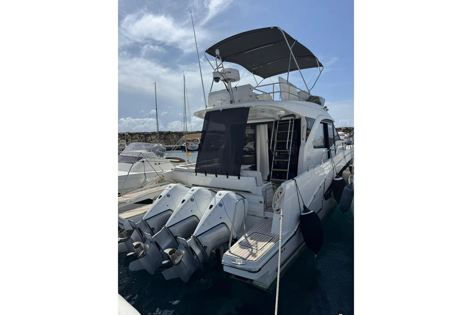 2025 Beneteau Antares 12 Sport Fly for sale (photo 2)