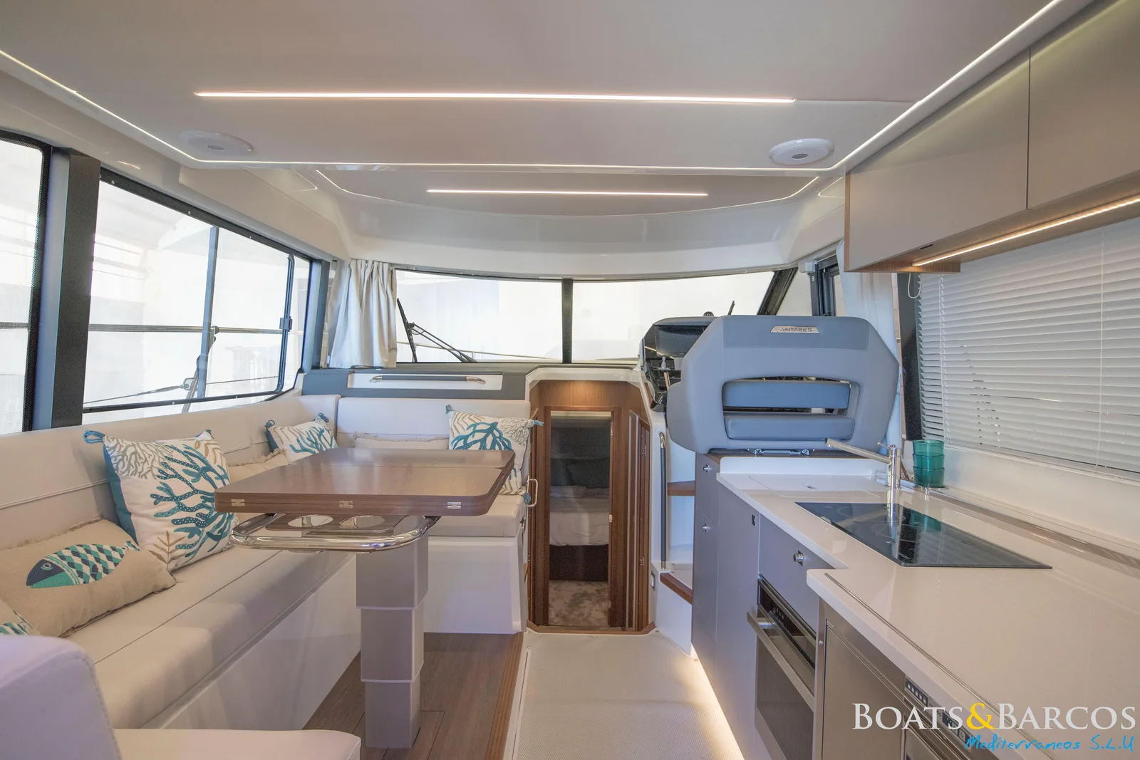 2025 Beneteau Antares 12 Sport Fly for sale (photo 6)